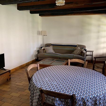 Spacious Apartment In A Charming, Tranquil Village Saint-Vincent-Rive-d'Olt ภายนอก รูปภาพ