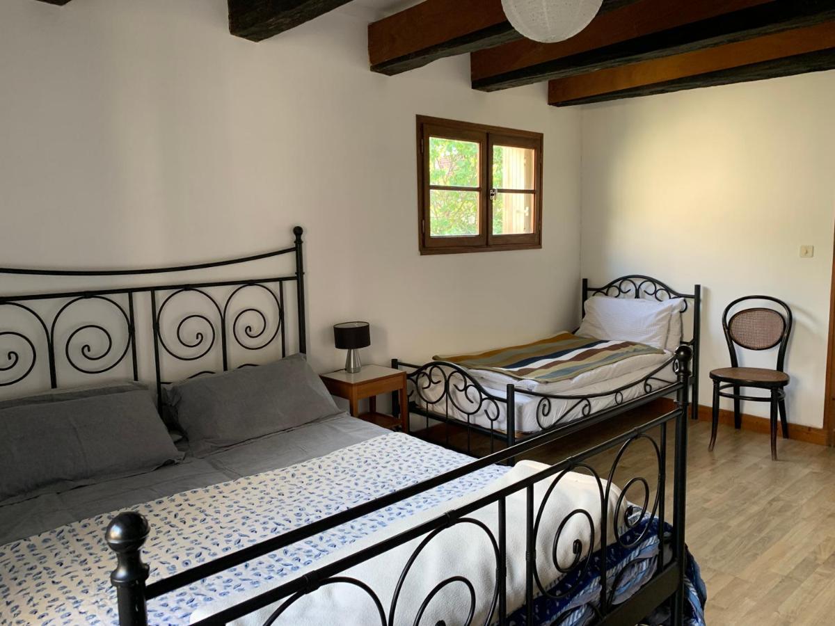 Spacious Apartment In A Charming, Tranquil Village Saint-Vincent-Rive-d'Olt ภายนอก รูปภาพ