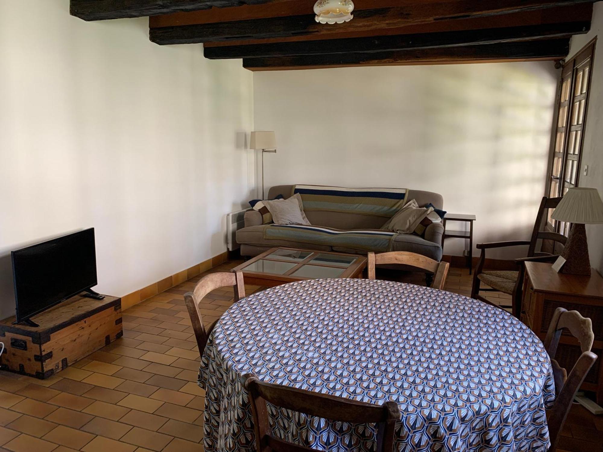 Spacious Apartment In A Charming, Tranquil Village Saint-Vincent-Rive-d'Olt ภายนอก รูปภาพ